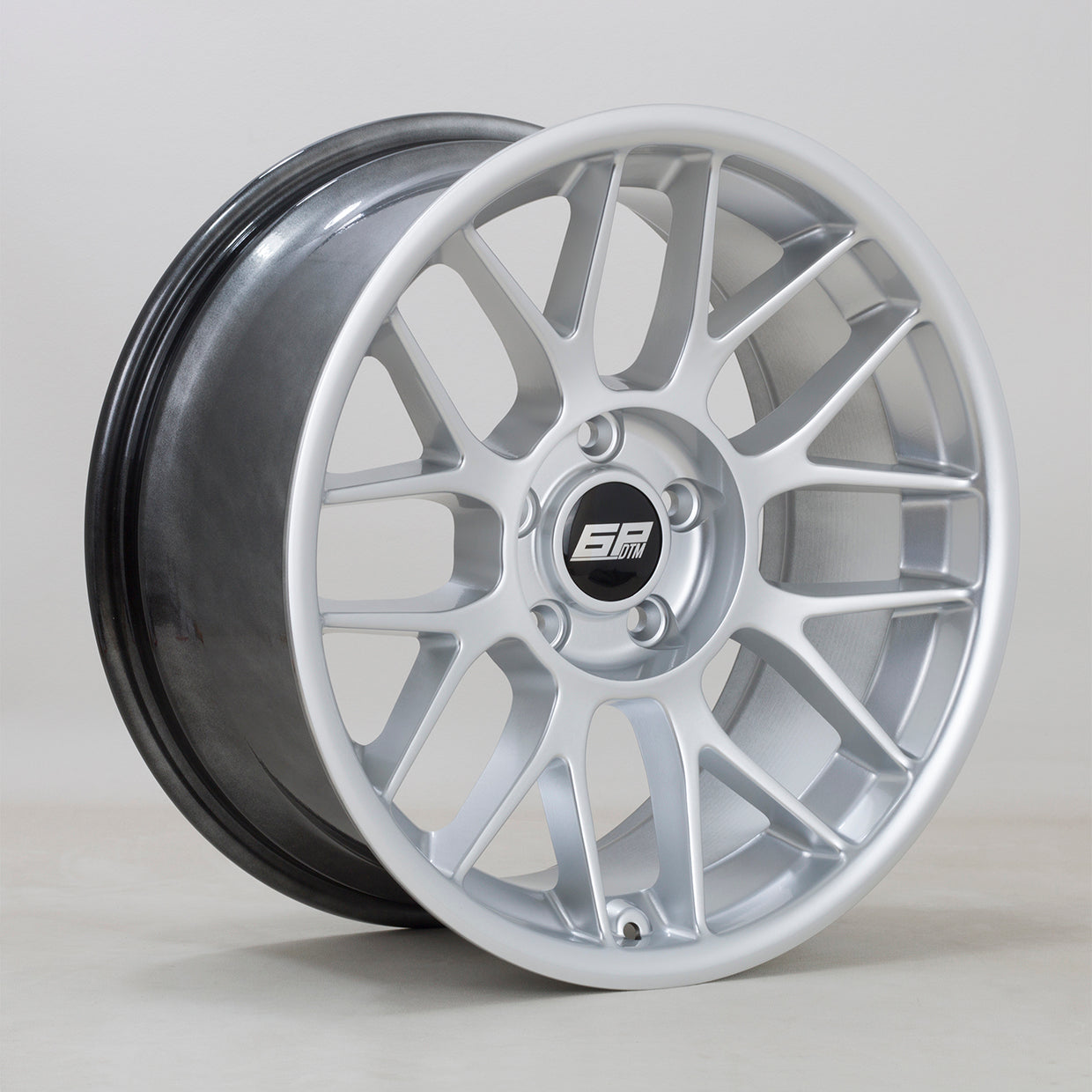 DTM 18x8.5 5x120 ET20 HSilver